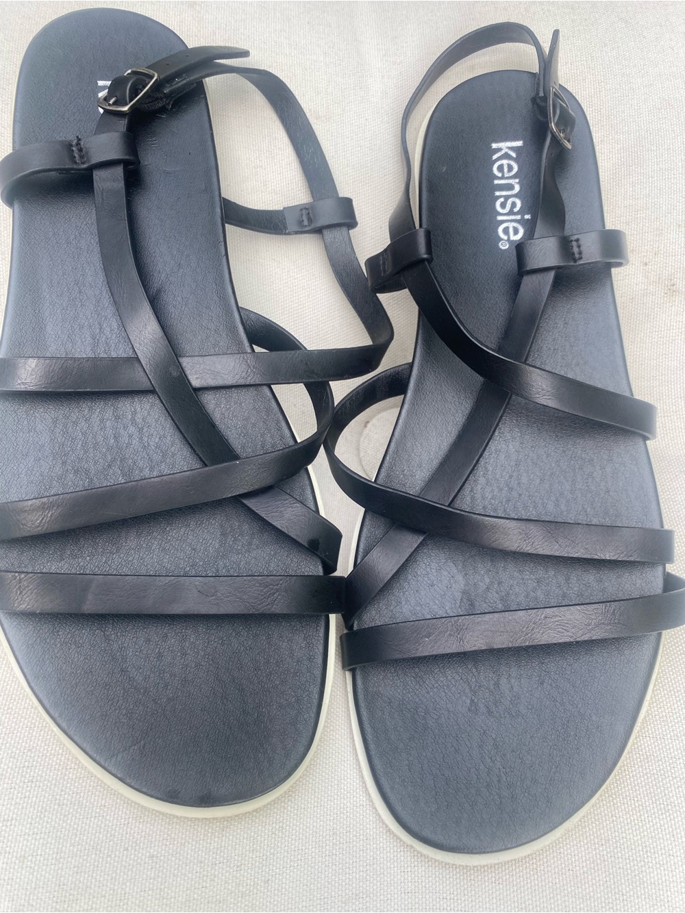 Kenzie women black sandals size 10M